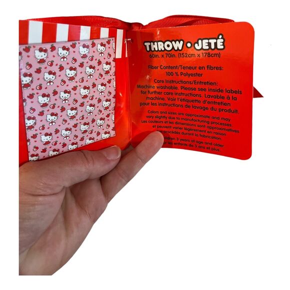 Hello Kitty Pink Apple Heart Blanket 60x70 HTF BRAND NEW DESIGN! - Picture 4 of 5